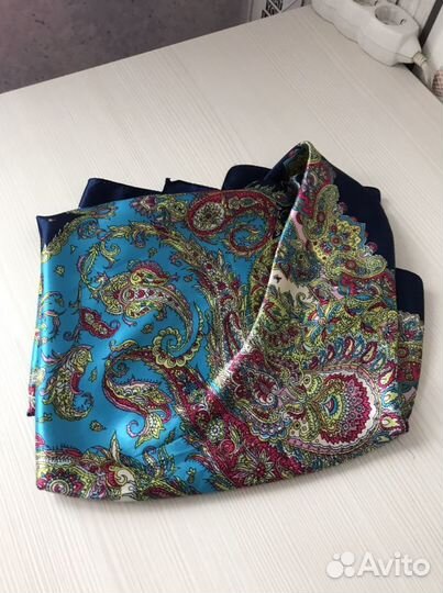 Новый. Шёлковый платок