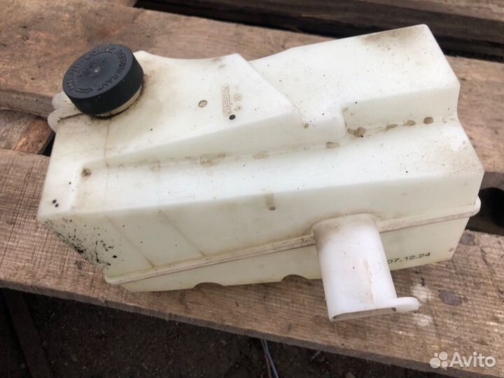 Бачок расширительный Nissan X-Trail T31 2.0 2008