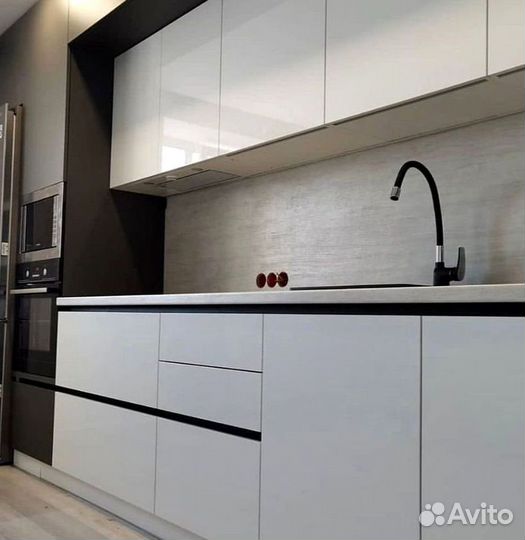 Кухня в потолок на заказ