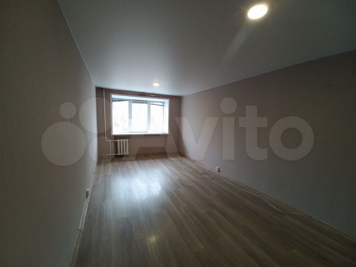 Комната 14 м² в 9-к., 3/5 эт.