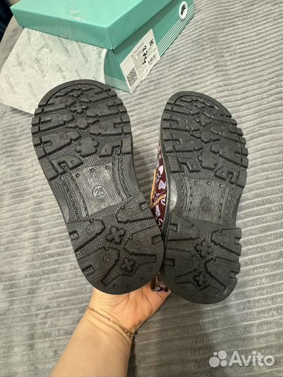 Ботинки для девочки новые 25