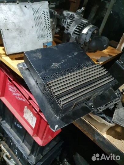 Усилитель музыкальный бмв Х5 е53