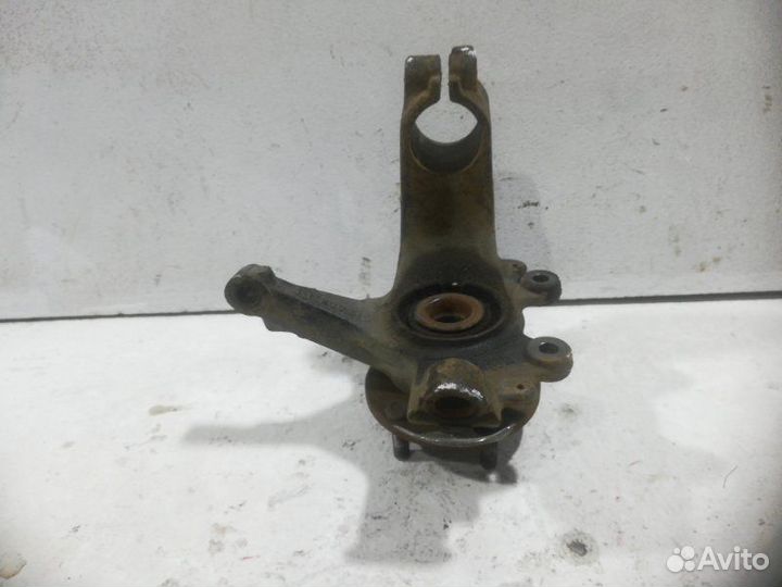 Кулак поворотный передний правый Ford Focus 2