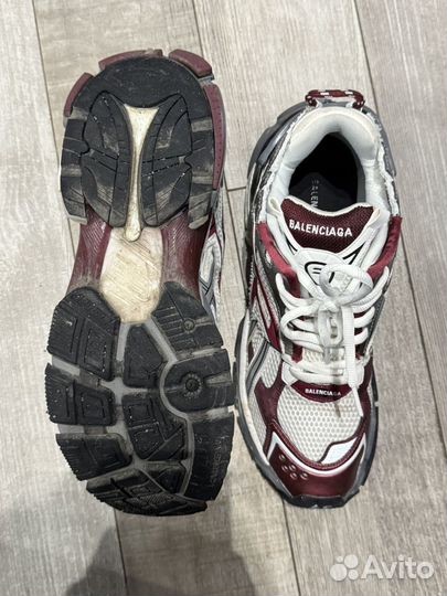 Balenciaga runner burgundy