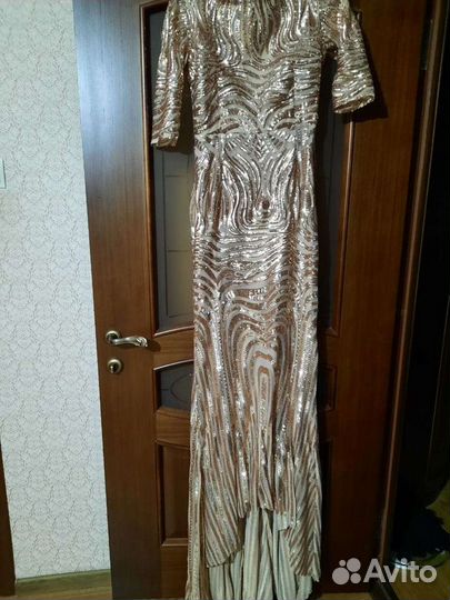 Платье вечернее