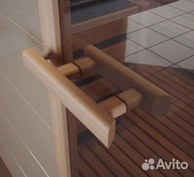 Дверь стеклянная в баню