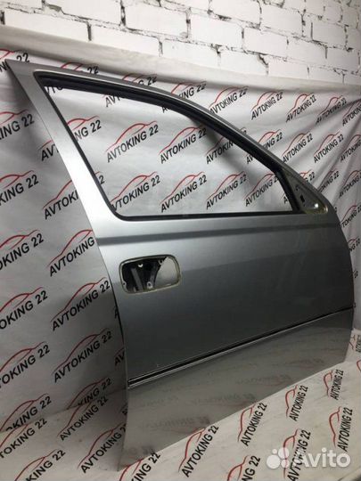 Дверь передняя правая Toyota Vista Ardeo AZV50
