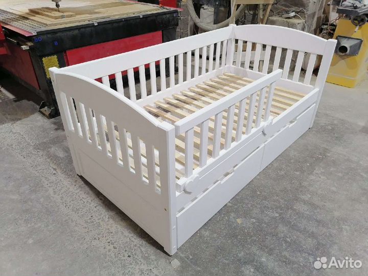 Кровать из Массива сосны