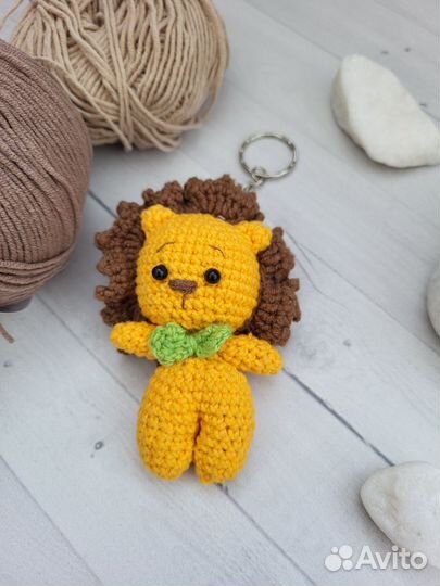 Вязаная игрушка ручной работы / Брелок