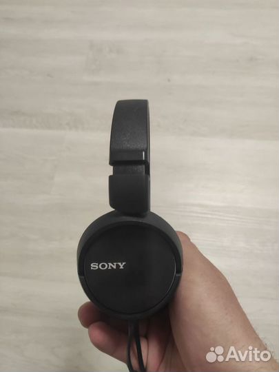 Проводные наушники Sony