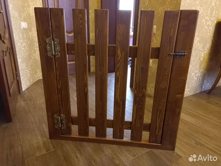 Ворота безопасности на лестницу