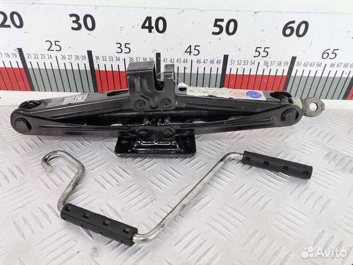 Домкрат для Lancia Delta 3 46522290