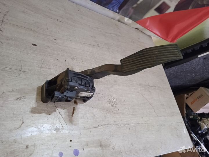 Педаль газа Опель Астра H Opel astra H 1.3 дизель