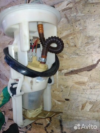 Топливный насос с датчиком уровня правый Bmw 330I