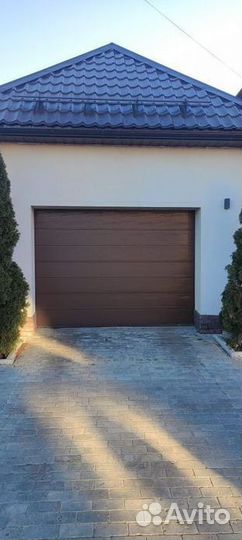 Секционные ворота