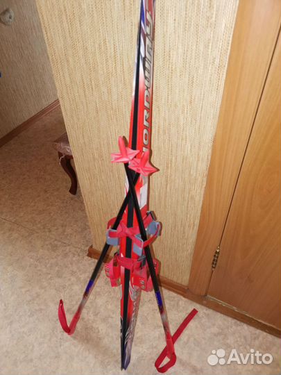 Продаются лыжи