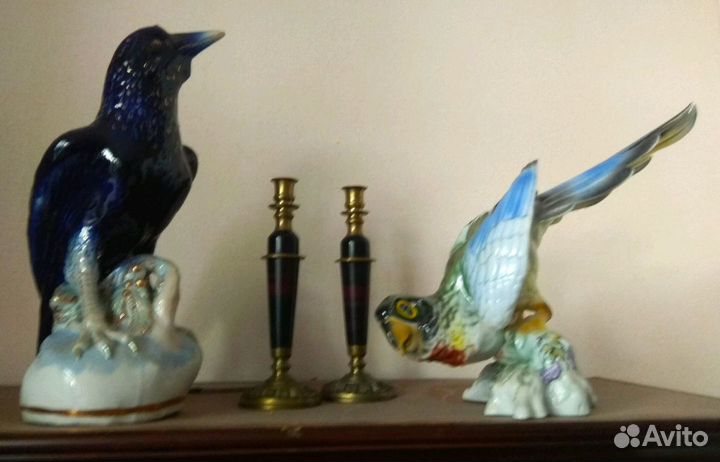 Попугай из форфора