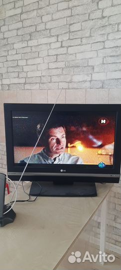 Телевизор LG 32LC2R