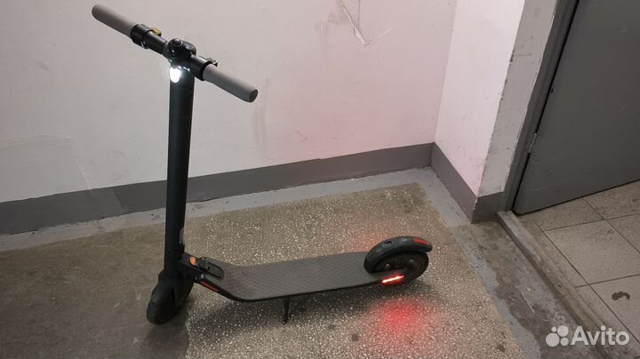 Фирменный мощный электросамокат ninebot es2