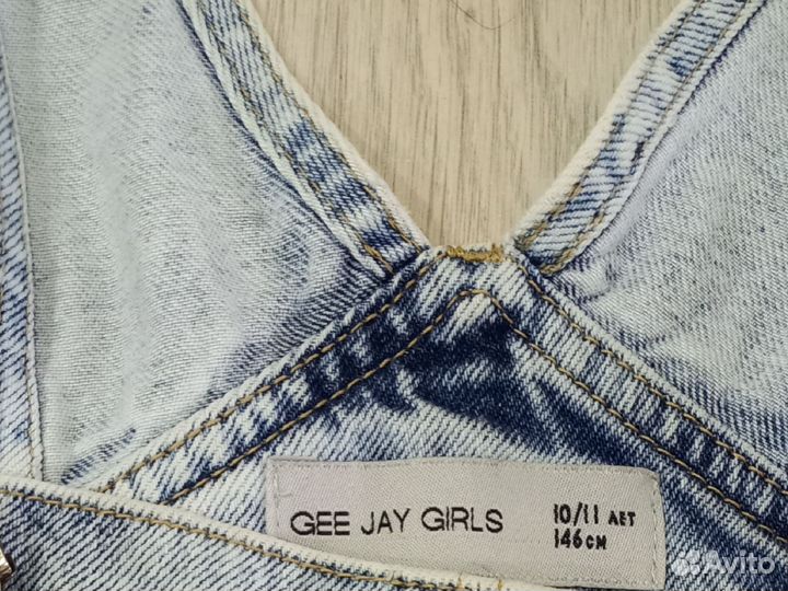 Джинсовый комбинезон для девочки