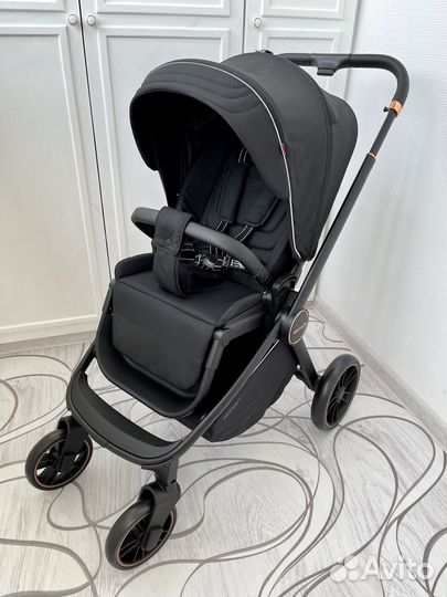 Прогулочная коляска Carrello Epica новая