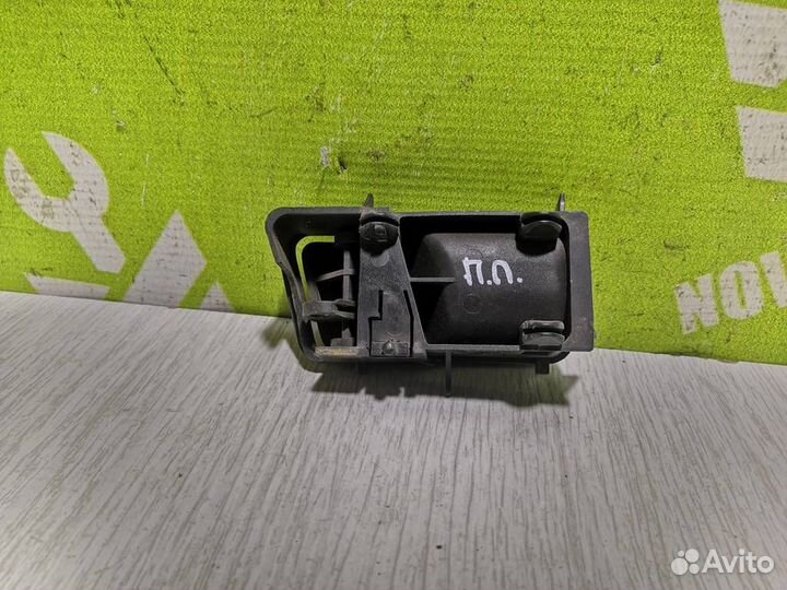 Ручка двери внутренняя правая Фольксваген Пассат