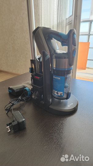 Пылесос вертикальный Vitek VT 8133B