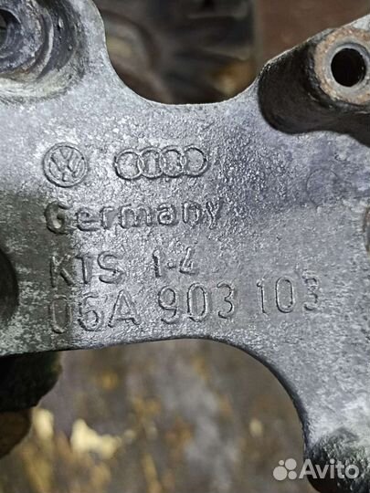 Кронштейн катушки зажигания VAG 06A903103