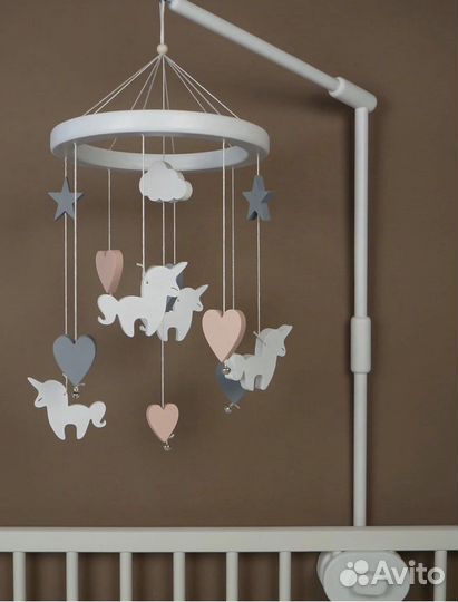 Мобиль на кроватку деревянный