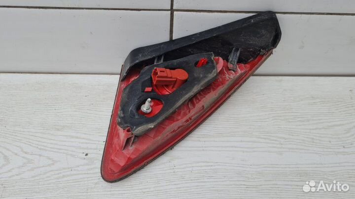 Фонарь в крышку правый Peugeot 3008 1 DV6C 2012