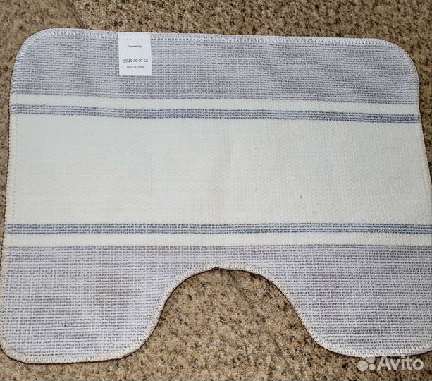 Коврик с вырезом под унитаз