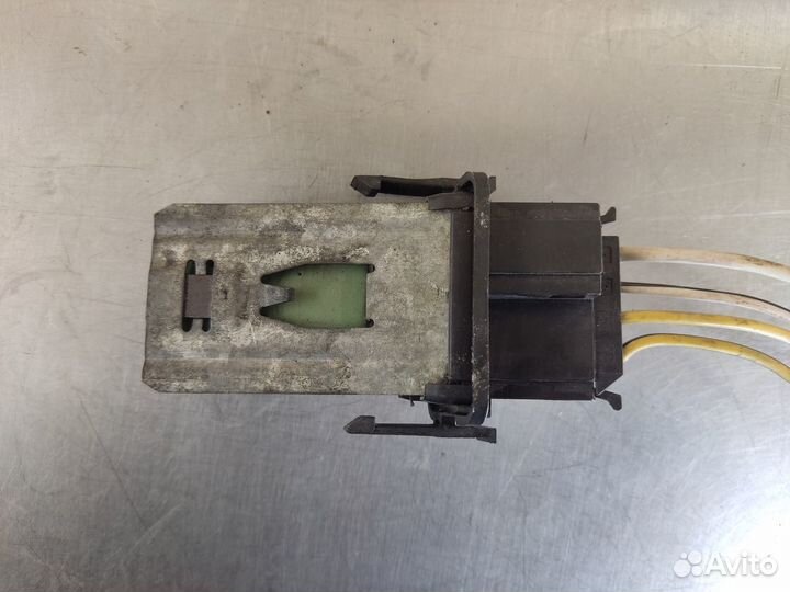 Резистор отопителя Volkswagen Golf 3