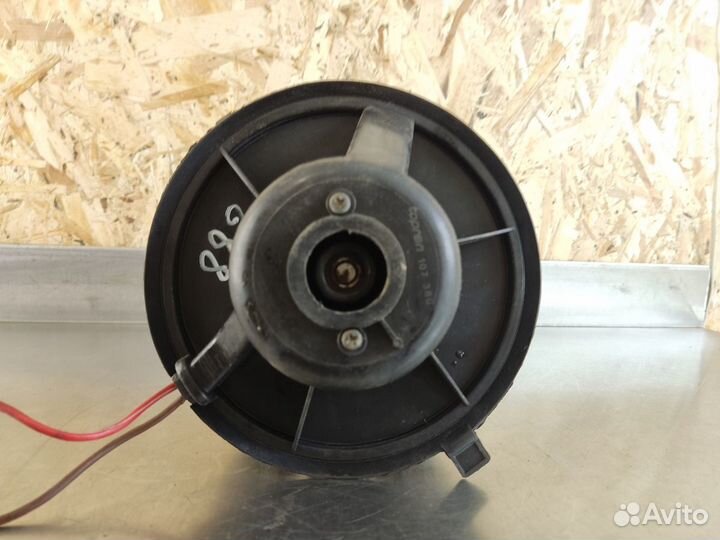 Моторчик отопителя Volkswagen Golf 3