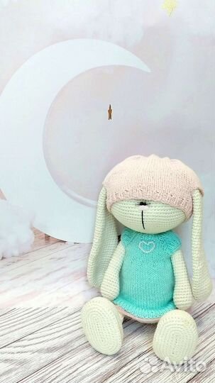 Вязаные игушки, зайка