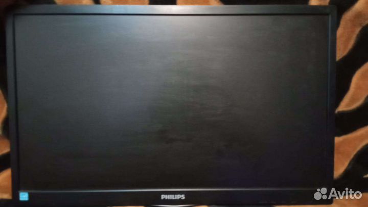 Монитор Philips 223V5L