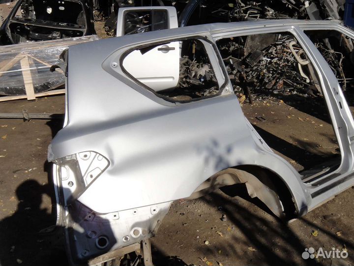 Nissan Patrol Крыло заднее правое (склад)