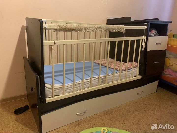 Вещи для новорождённых (кроватка, коляска и т.д.)