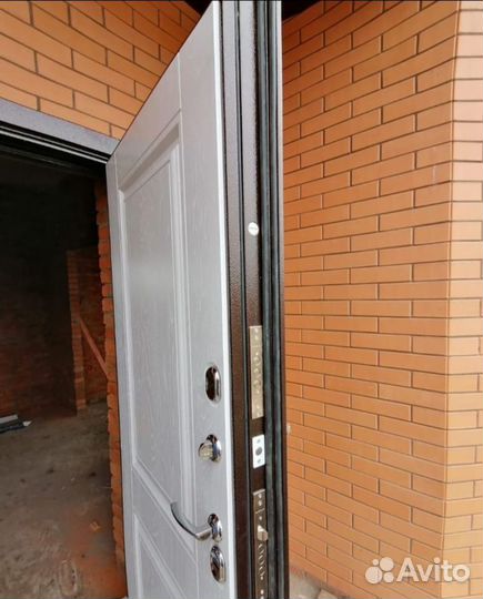 Дверь входная с терморазрывом