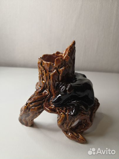 Три фарфоровые статуэтки