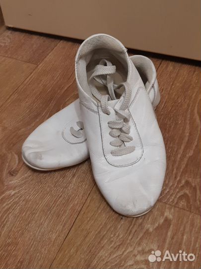 Кроссовки для девочки