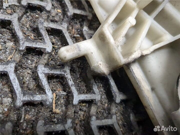 Вентилятор радиатора Toyota Yaris, 2006