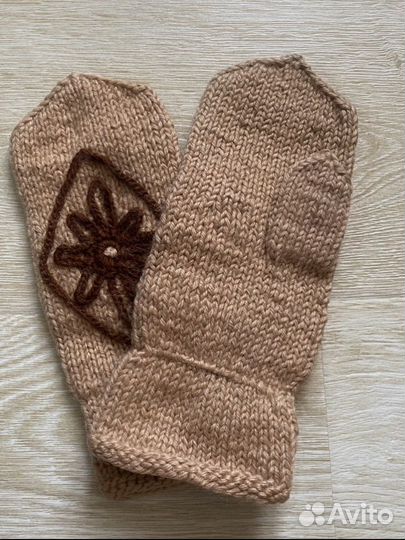 Варежки вязаные ручной работы