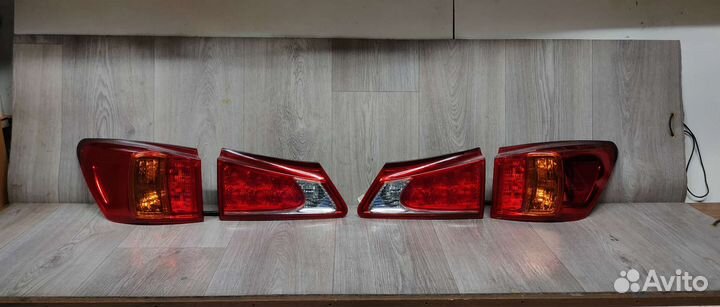 Задние фонари на Lexus is