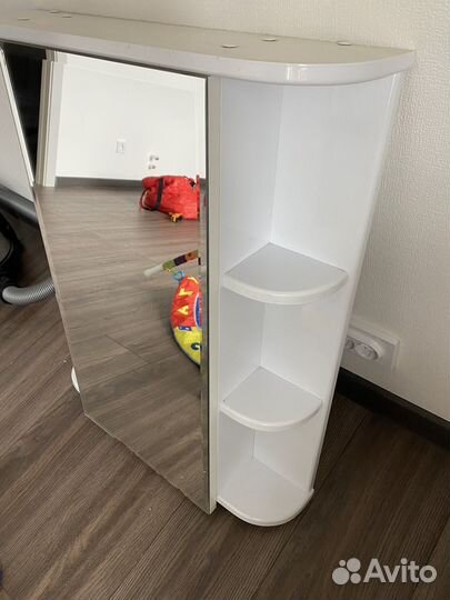 Полочка для ванной с зеркалом