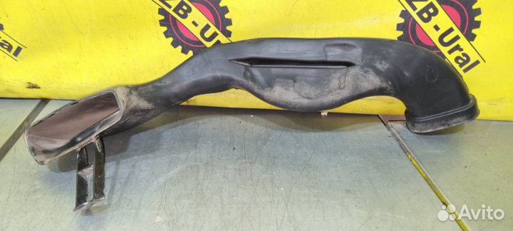 Воздухозаборник (внутренний) Opel Astra J хэтчбек