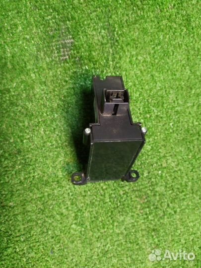 Кнопка аварийной сигнализации Mazda 3 BL 1.6 2011