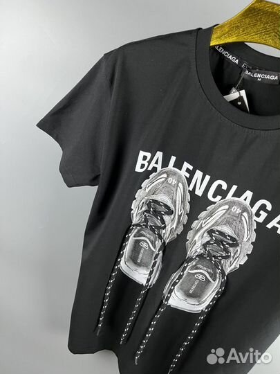 Футболка Balenciaga