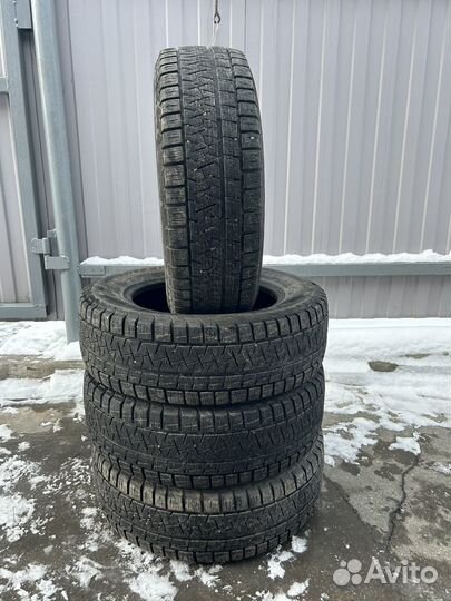 Pirelli Ice Asimmetrico Plus 195/65 R15