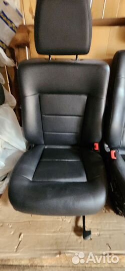 Передние сиденья W212