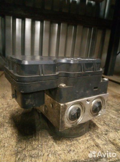 Блок abs Toyota Corolla E150 1.3 2009